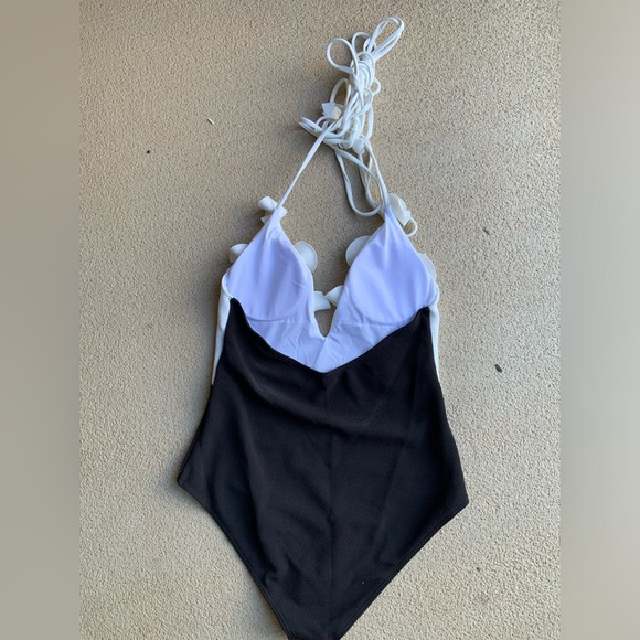 BRAND NEW Floral Appliqué Halter Black White One Piece Swimsuit Women’s SZ Large - Picture 14 of 15
